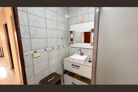 Casa à venda com 174m², 3 quartos e 4 vagas Casa à venda com 174m², 3 quartos e 4 vagasBanheiro 1