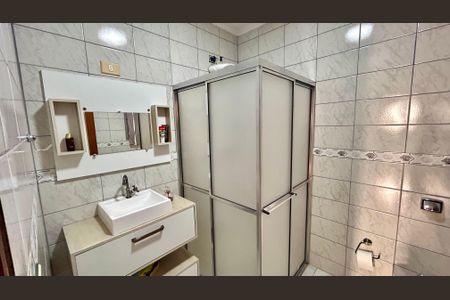 Casa à venda com 174m², 3 quartos e 4 vagas Casa à venda com 174m², 3 quartos e 4 vagasBanheiro 1