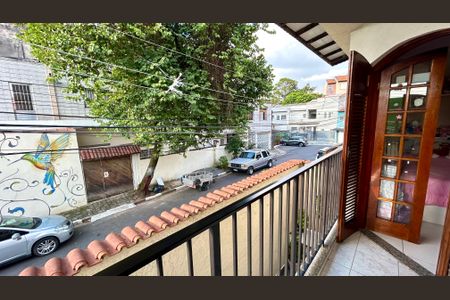 Casa à venda com 174m², 3 quartos e 4 vagas Casa à venda com 174m², 3 quartos e 4 vagasSacada do Quarto 1