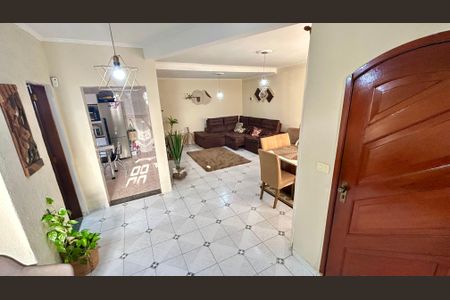 Casa à venda com 174m², 3 quartos e 4 vagas Casa à venda com 174m², 3 quartos e 4 vagasSala