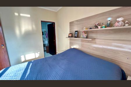 Casa à venda com 174m², 3 quartos e 4 vagas Casa à venda com 174m², 3 quartos e 4 vagasQuarto Suíte