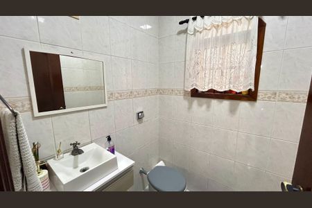 Casa à venda com 174m², 3 quartos e 4 vagas Casa à venda com 174m², 3 quartos e 4 vagasBanheiro 2