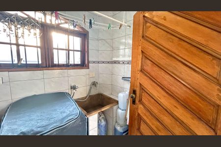 Casa à venda com 174m², 3 quartos e 4 vagas Casa à venda com 174m², 3 quartos e 4 vagasÁrea de Serviço