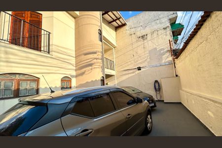 Casa à venda com 174m², 3 quartos e 4 vagas Casa à venda com 174m², 3 quartos e 4 vagasGaragem