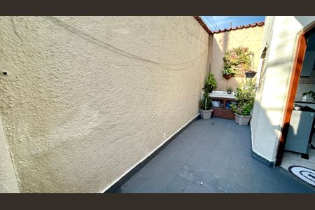 Casa à venda com 174m², 3 quartos e 4 vagas Casa à venda com 174m², 3 quartos e 4 vagasQuintal