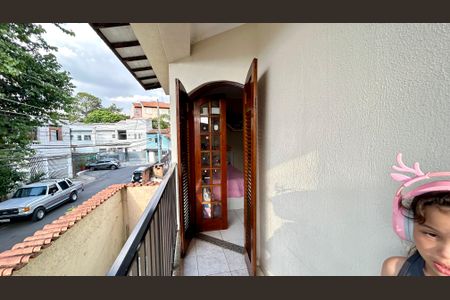 Casa à venda com 174m², 3 quartos e 4 vagas Casa à venda com 174m², 3 quartos e 4 vagasSacada do Quarto 1