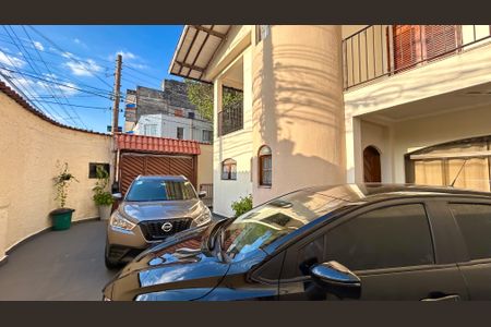 Casa à venda com 174m², 3 quartos e 4 vagas Casa à venda com 174m², 3 quartos e 4 vagasGaragem