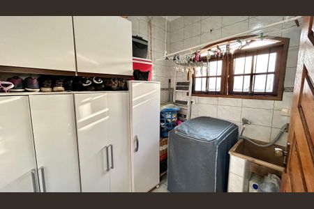 Casa à venda com 174m², 3 quartos e 4 vagas Casa à venda com 174m², 3 quartos e 4 vagasÁrea de Serviço