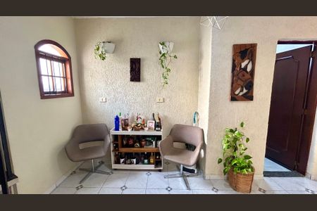 Casa à venda com 174m², 3 quartos e 4 vagas Casa à venda com 174m², 3 quartos e 4 vagasSala