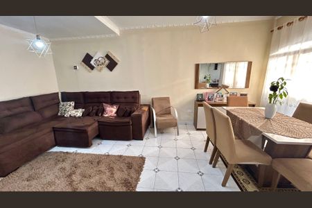 Casa à venda com 174m², 3 quartos e 4 vagas Casa à venda com 174m², 3 quartos e 4 vagasSala