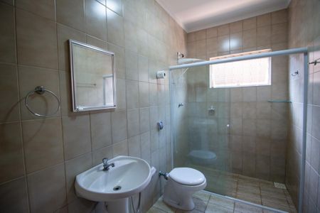 Casa para alugar com 188m², 3 quartos e 2 vagasBanheiro