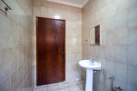 Casa para alugar com 188m², 3 quartos e 2 vagasBanheiro