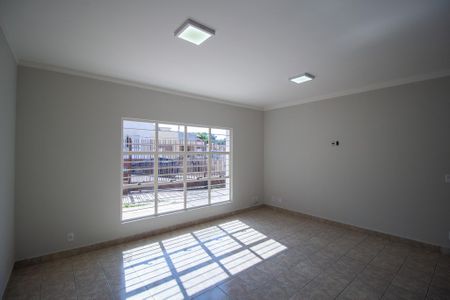 Casa para alugar com 188m², 3 quartos e 2 vagasSala 