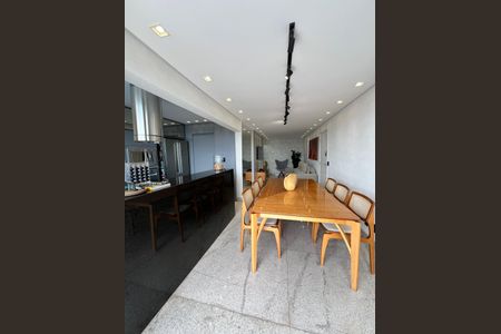 Apartamento à venda com 150m², 2 quartos e 3 vagasCozinha