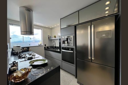 Apartamento à venda com 150m², 2 quartos e 3 vagasCozinha