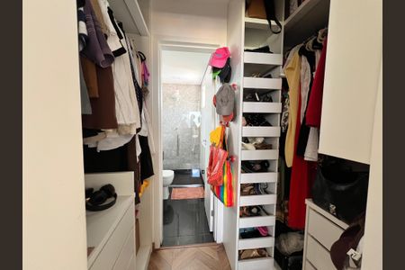Apartamento à venda com 150m², 2 quartos e 3 vagascloset