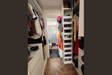 Apartamento à venda com 150m², 2 quartos e 3 vagascloset