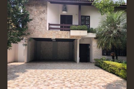 Casa para alugar com 470m², 4 quartos e 4 vagasFachada