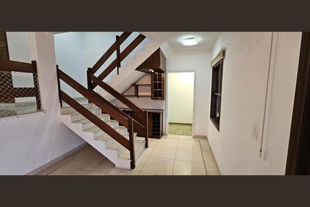 Sala de casa para alugar com 4 quartos, 470m² em Morada dos Pássaros, Barueri