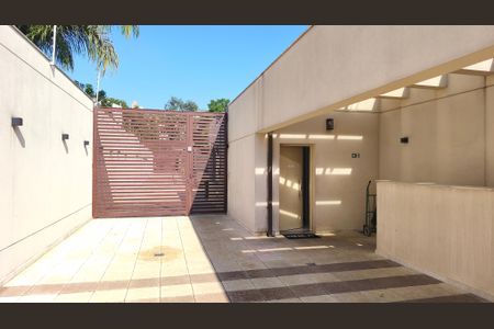 Apartamento à venda com 81m², 1 quarto e 2 vagasEntrada e portaria