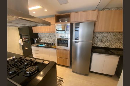 Apartamento para alugar com 130m², 2 quartos e 2 vagasCozinha
