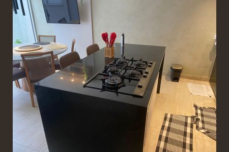 Apartamento para alugar com 130m², 2 quartos e 2 vagasCozinha