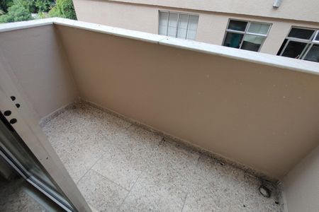 Apartamento à venda com 57m², 2 quartos e 1 vagaVaranda