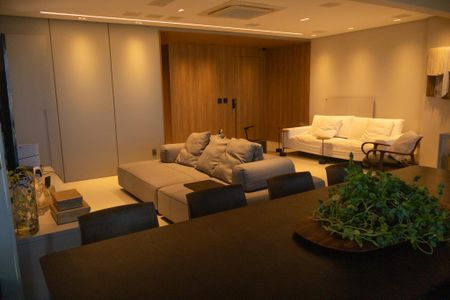 Apartamento para alugar com 155m², 4 quartos e 4 vagasSala