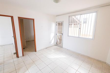 Apartamento para alugar com 85m², 2 quartos e 1 vaga Apartamento para alugar com 85m², 2 quartos e 1 vagaSala