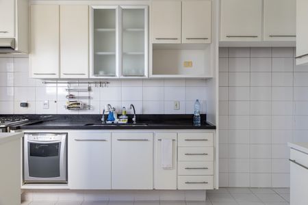 Apartamento à venda com 185m², 3 quartos e 3 vagasCozinha - Armários