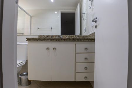 Apartamento à venda com 185m², 3 quartos e 3 vagasBanheiro da Suíte 3