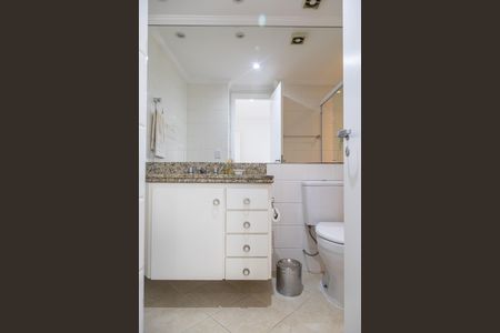 Apartamento à venda com 185m², 3 quartos e 3 vagasBanheiro da Suíte 2