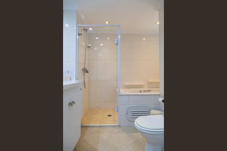 Apartamento à venda com 185m², 3 quartos e 3 vagasBanheiro da Suíte 1