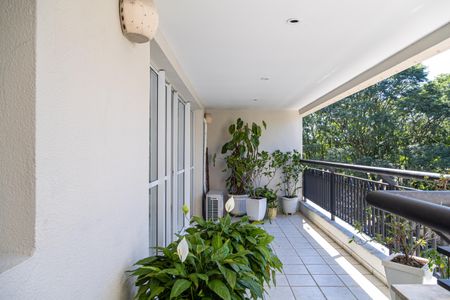 Apartamento à venda com 185m², 3 quartos e 3 vagasVaranda