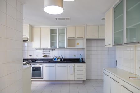 Apartamento à venda com 185m², 3 quartos e 3 vagasCozinha