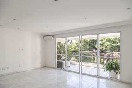 Apartamento à venda com 185m², 3 quartos e 3 vagasSala