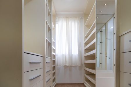 Apartamento à venda com 185m², 3 quartos e 3 vagasCloset da suíte 1