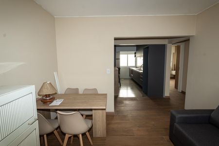 Apartamento à venda com 75m², 2 quartos e 2 vagasSala