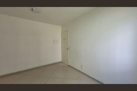 Sala de apartamento para alugar com 2 quartos, 56m² em Vila Sao Carlos, Itaquaquecetuba