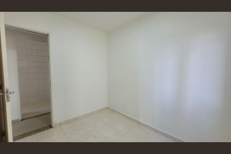 Quarto 02 de apartamento para alugar com 2 quartos, 56m² em Vila Sao Carlos, Itaquaquecetuba