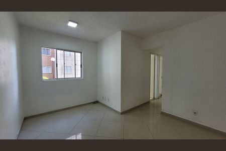 Sala de apartamento para alugar com 2 quartos, 56m² em Vila Sao Carlos, Itaquaquecetuba