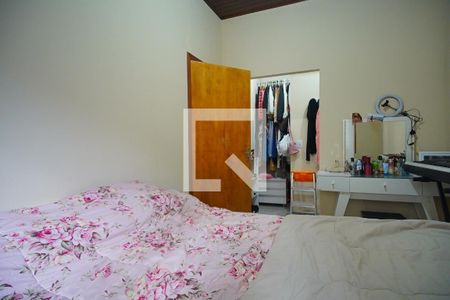 Casa à venda com 300m², 4 quartos e 1 vagaQuarto