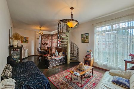 Apartamento à venda com 3 quartos, 180m² em Santo Antônio, Belo Horizonte