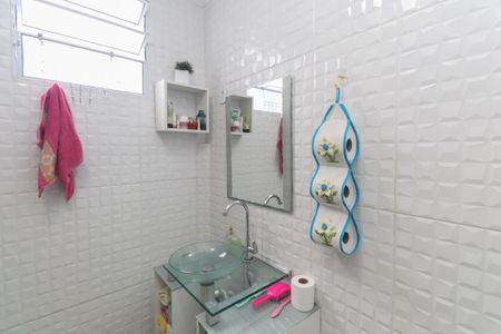 Casa à venda com 98m², 2 quartos e 1 vaga Casa à venda com 98m², 2 quartos e 1 vagaBanheiro