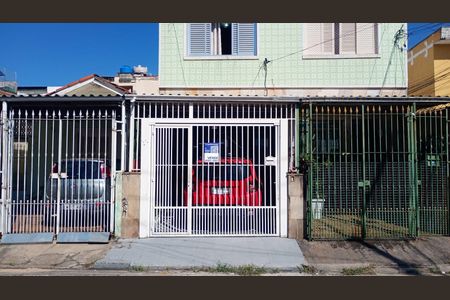 Casa à venda com 98m², 2 quartos e 1 vaga Casa à venda com 98m², 2 quartos e 1 vagaFachada