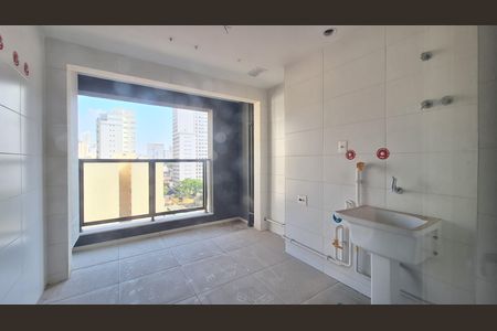 Apartamento à venda com 190m², 4 quartos e 3 vagas Apartamento à venda com 190m², 4 quartos e 3 vagasÁrea e banheiro de Serviço