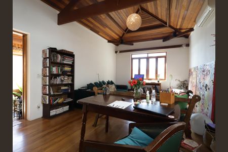 Sala de casa para alugar com 2 quartos, 213m² em Vila Morse, São Paulo