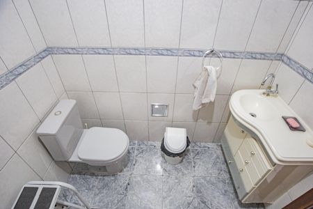 Casa à venda com 159m², 1 quarto e 4 vagasBanheiro
