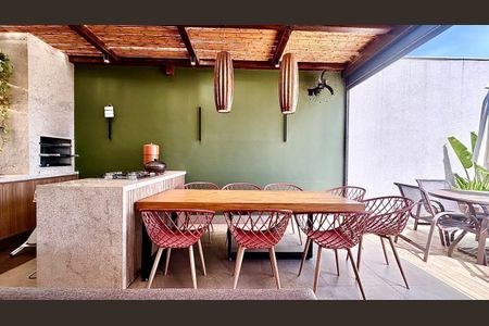 Apartamento à venda com 140m², 2 quartos e 3 vagas Apartamento à venda com 140m², 2 quartos e 3 vagasCobertura