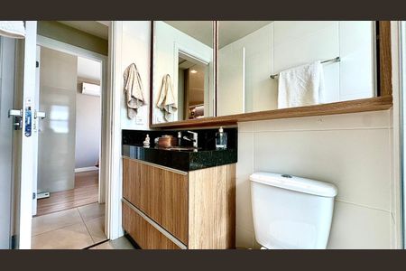 Apartamento à venda com 140m², 2 quartos e 3 vagas Apartamento à venda com 140m², 2 quartos e 3 vagasBanheiro Social